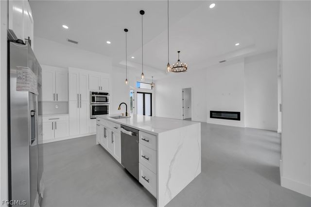 706 SW 28th ST, Cape Coral, FL 33914