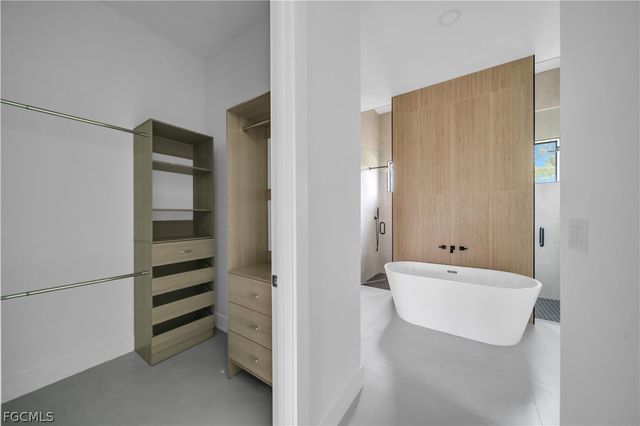 706 SW 28th ST, Cape Coral, FL 33914