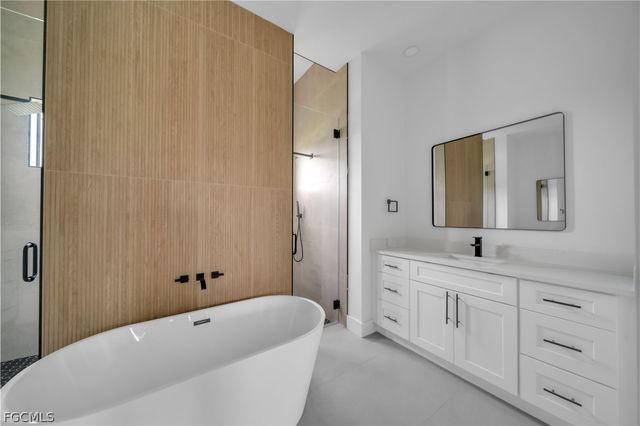 706 SW 28th ST, Cape Coral, FL 33914