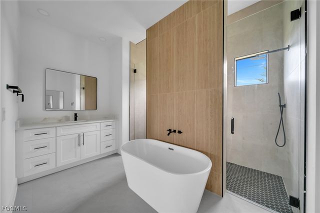 706 SW 28th ST, Cape Coral, FL 33914