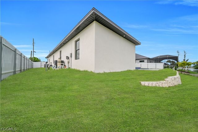 706 SW 28th ST, Cape Coral, FL 33914