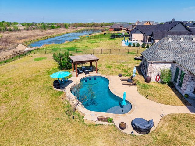 11055 Hancock Avenue, Talty, TX 75126