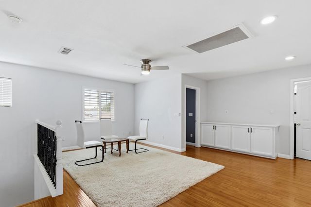 11 Sabre Ct, Sacramento, CA 95835