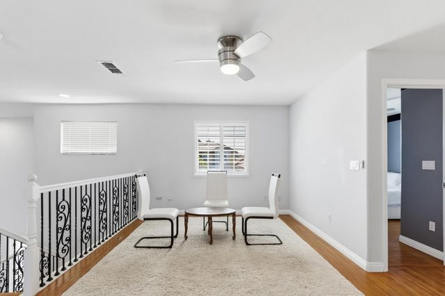 11 Sabre Ct, Sacramento, CA 95835