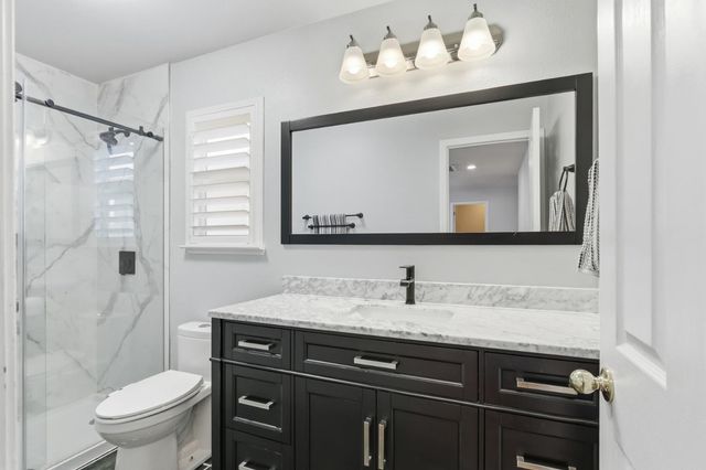 11 Sabre Ct, Sacramento, CA 95835