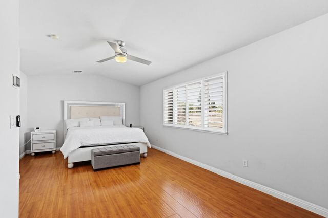 11 Sabre Ct, Sacramento, CA 95835