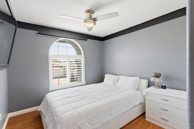 11 Sabre Ct, Sacramento, CA 95835