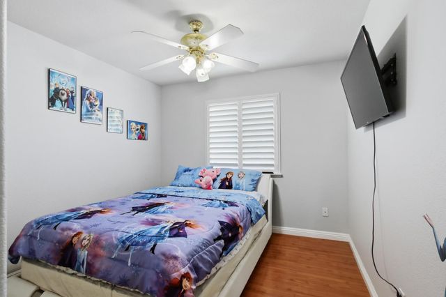 11 Sabre Ct, Sacramento, CA 95835