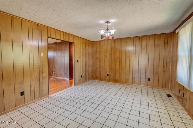 640 North Cecil Street, Newport, TN 37821