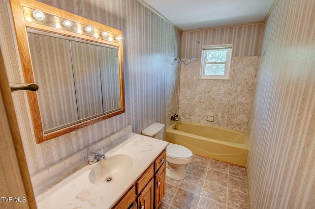 640 North Cecil Street, Newport, TN 37821