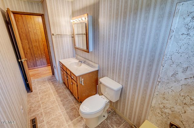 640 North Cecil Street, Newport, TN 37821