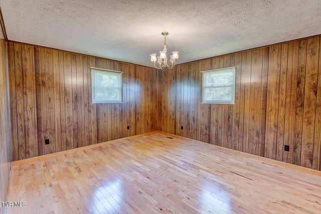 640 North Cecil Street, Newport, TN 37821