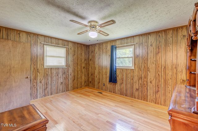 640 North Cecil Street, Newport, TN 37821