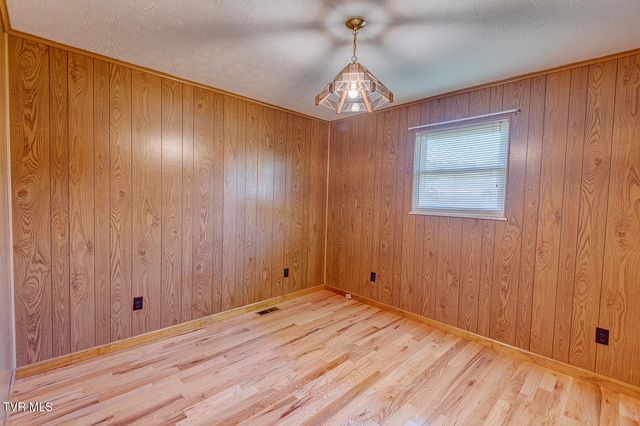 640 North Cecil Street, Newport, TN 37821