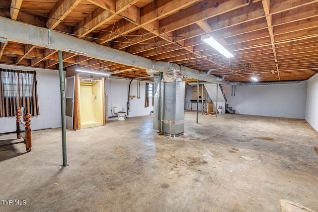 640 North Cecil Street, Newport, TN 37821