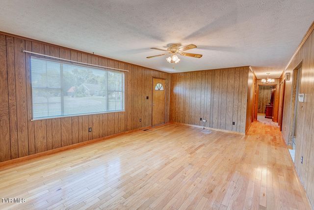 640 North Cecil Street, Newport, TN 37821