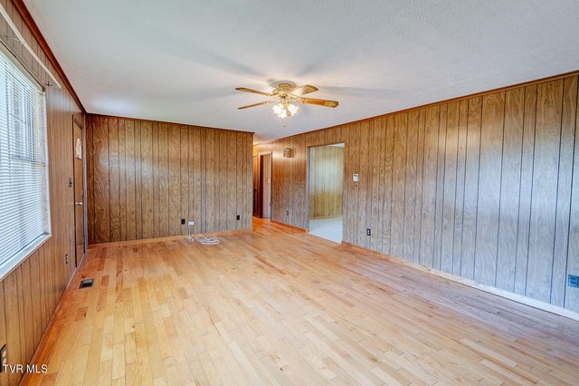 640 North Cecil Street, Newport, TN 37821