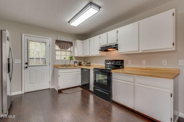 1981 Michael Drive, Johnson City, TN 37604
