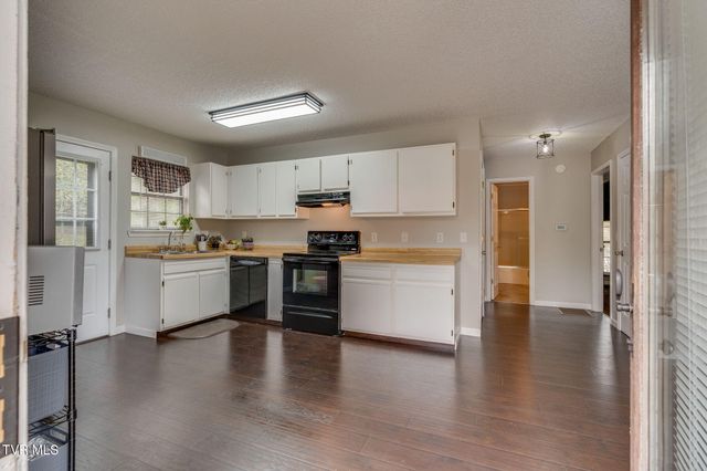 1981 Michael Drive, Johnson City, TN 37604