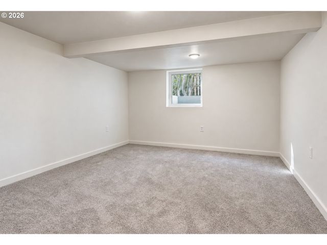 4225 Ne SIMPSON St, Portland, OR 97218