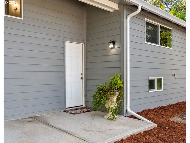 4225 Ne SIMPSON St, Portland, OR 97218