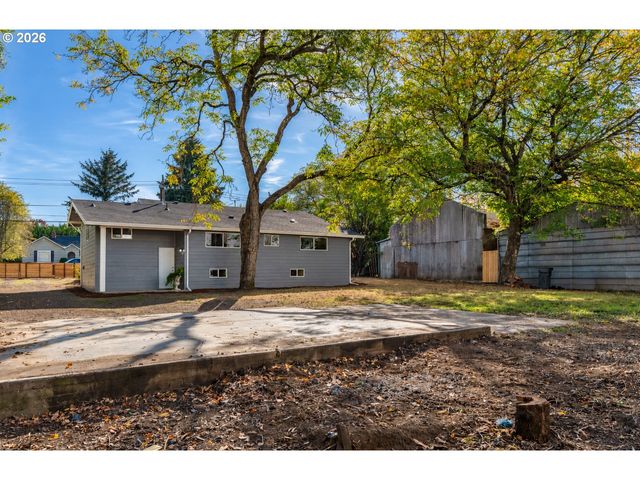 4225 Ne SIMPSON St, Portland, OR 97218