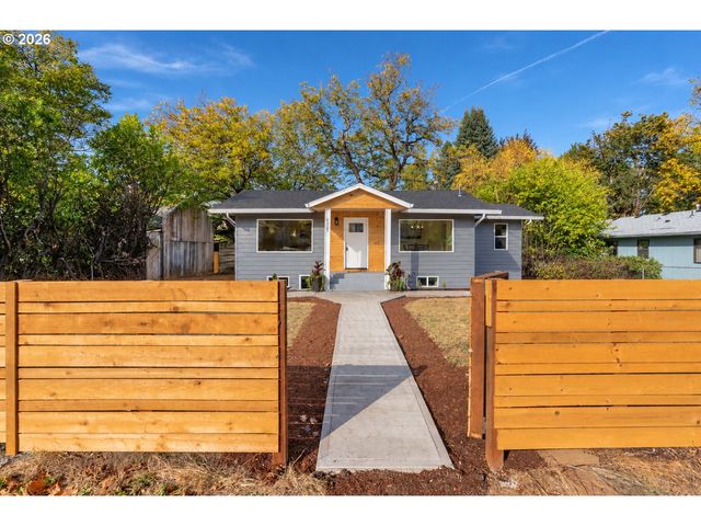 4225 Ne SIMPSON St, Portland, OR 97218