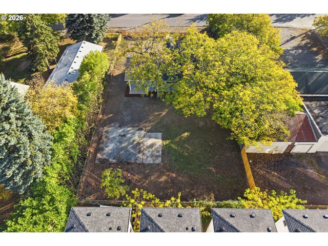 4225 Ne SIMPSON St, Portland, OR 97218