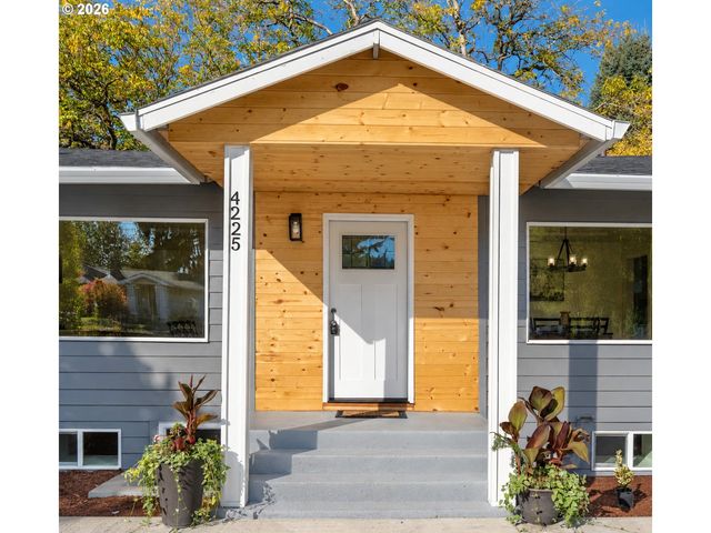 4225 Ne SIMPSON St, Portland, OR 97218