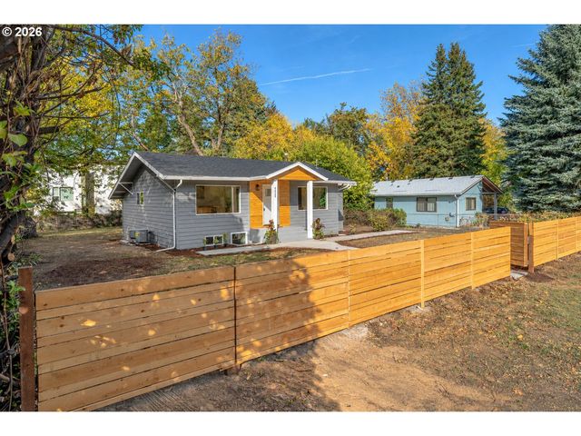 4225 Ne SIMPSON St, Portland, OR 97218