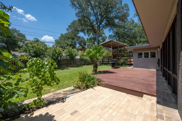 2002 Meadowbrook DR, Austin, TX 78703