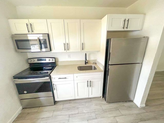 1261 NW 59th Street, Miami, FL 33142