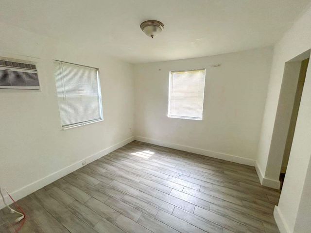 1261 NW 59th Street, Miami, FL 33142