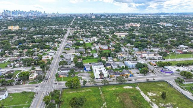 1261 NW 59th Street, Miami, FL 33142
