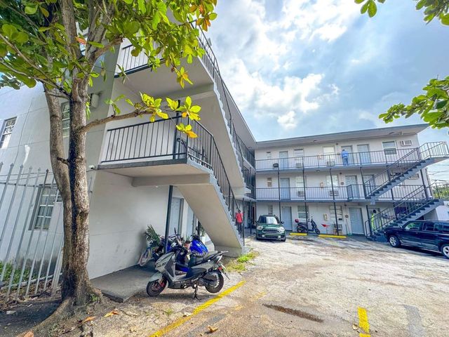 1261 NW 59th Street, Miami, FL 33142
