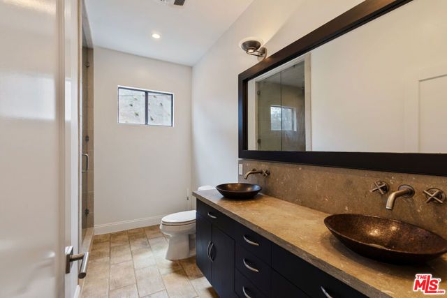 2013 Cyprean Drive, Los Angeles, CA 90046
