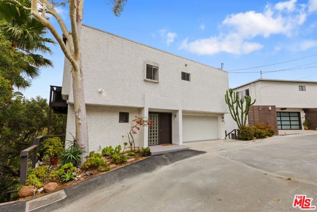2013 Cyprean Drive, Los Angeles, CA 90046
