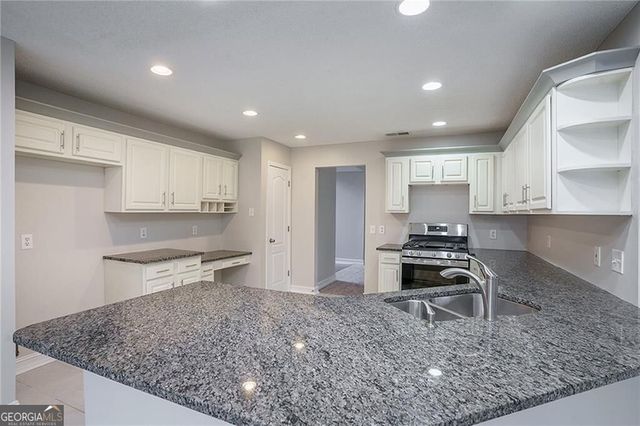 322 Fernhill Court, Jonesboro, GA 30236