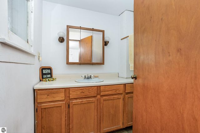 224 E Newark Street, Ithaca, MI 48847