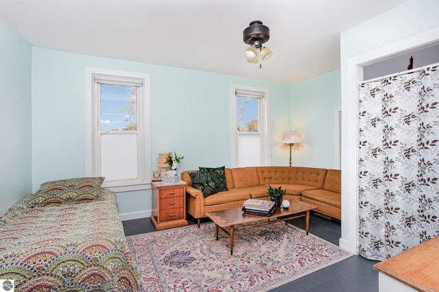 224 E Newark Street, Ithaca, MI 48847