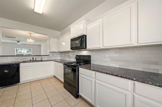 1331 Diamond Drape Drive, Rosharon, TX 77583