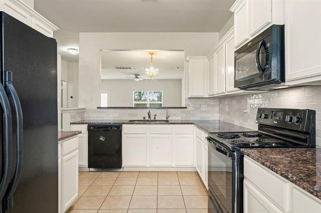 1331 Diamond Drape Drive, Rosharon, TX 77583