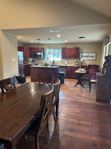 2460 Vz County Road 2313, Eustace, TX 75124