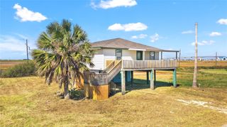 910 Monument Drive, Surfside Beach, TX 77541