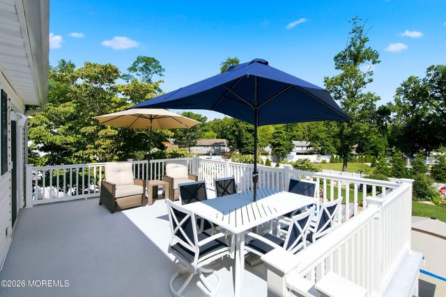 55 Cherry Tree Farm Road, Middletown, NJ 07748
