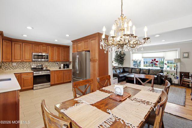55 Cherry Tree Farm Road, Middletown, NJ 07748