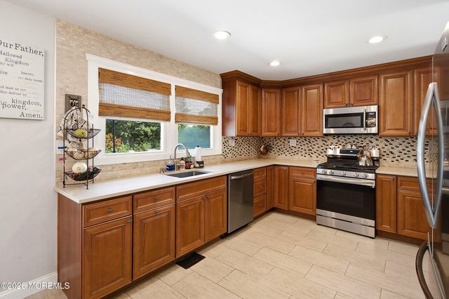 55 Cherry Tree Farm Road, Middletown, NJ 07748