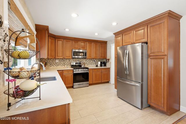55 Cherry Tree Farm Road, Middletown, NJ 07748