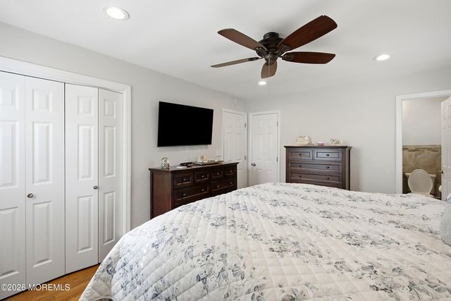 55 Cherry Tree Farm Road, Middletown, NJ 07748