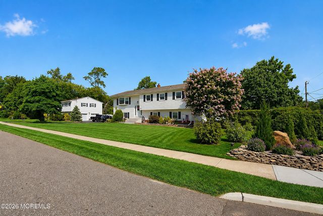 55 Cherry Tree Farm Road, Middletown, NJ 07748